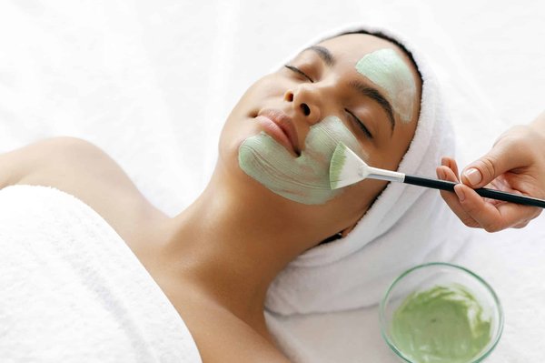 Produit cosmétique français : optez pour un masque pour votre visage