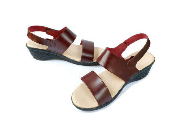 Pourquoi les sandales à talons sont-elles si populaires ?